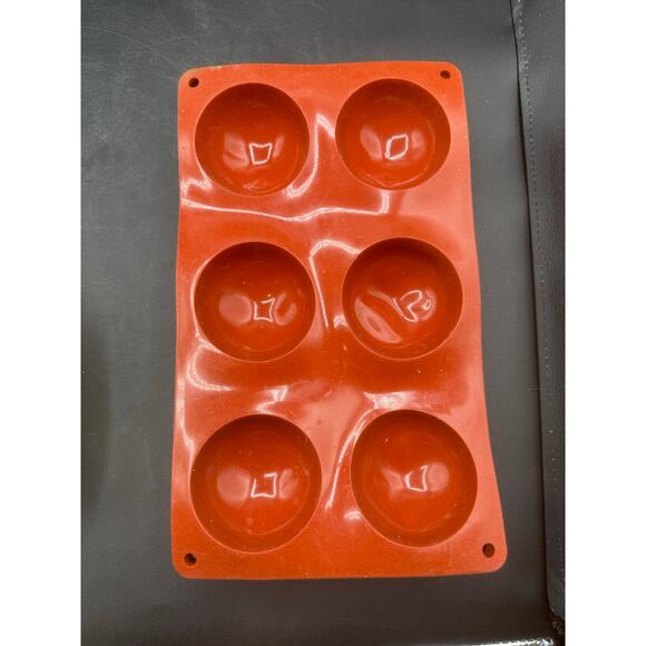 Lot of 7 Fall and Easter Candy Trays – Silicone and Plastic (Used) - Picture 7 of 10